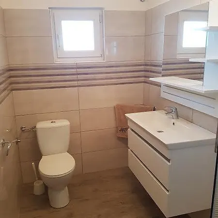 Nevidjane 11902a Apartamento *